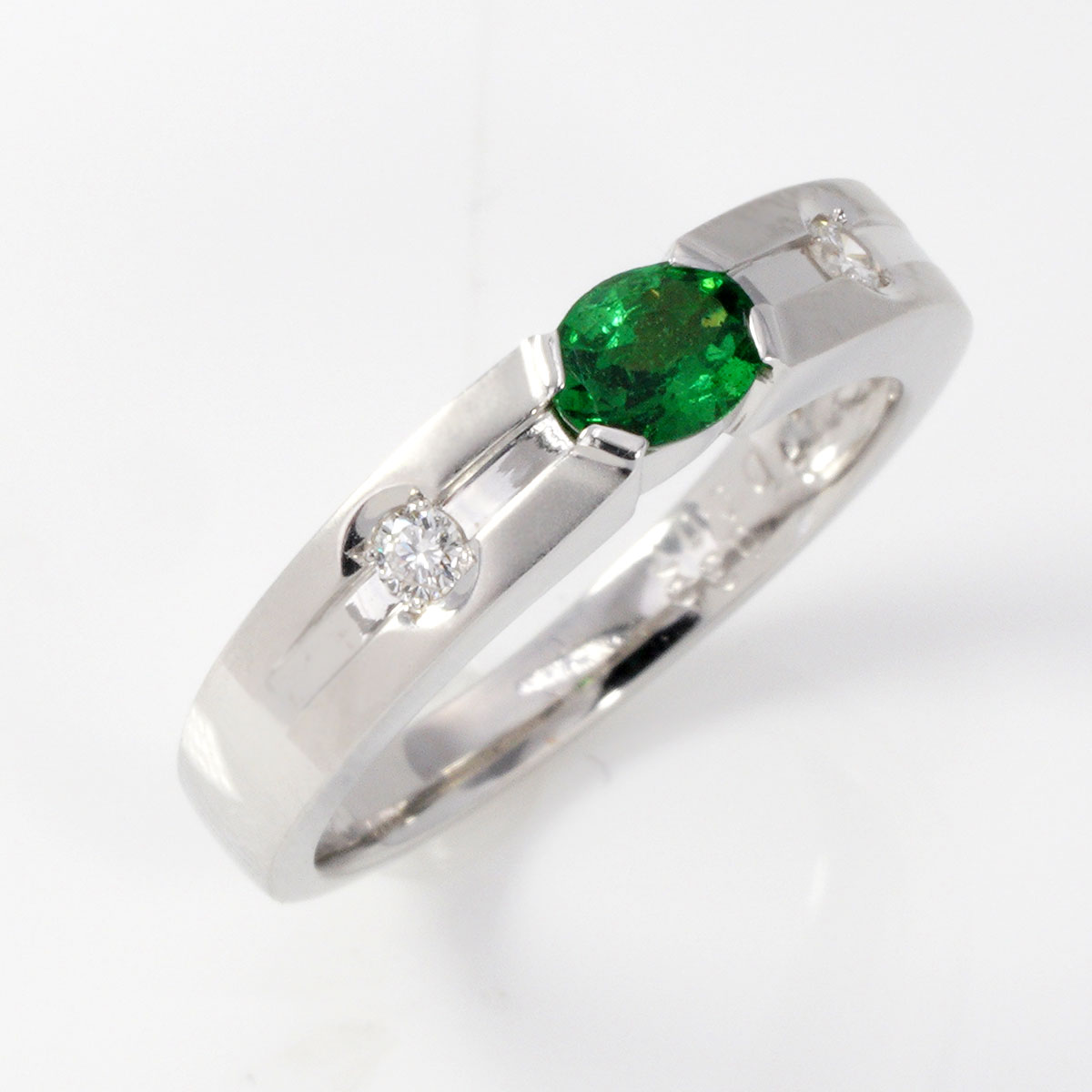 グリーンガーネット0.35ct   ダイヤモンド0.07ct  K18WG  リング